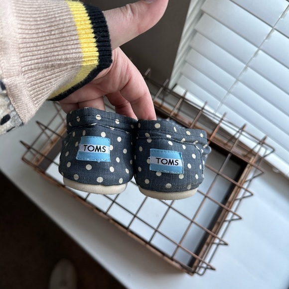 TOMS Alpargatas Navy Polka Dot - Picture 6 of 7